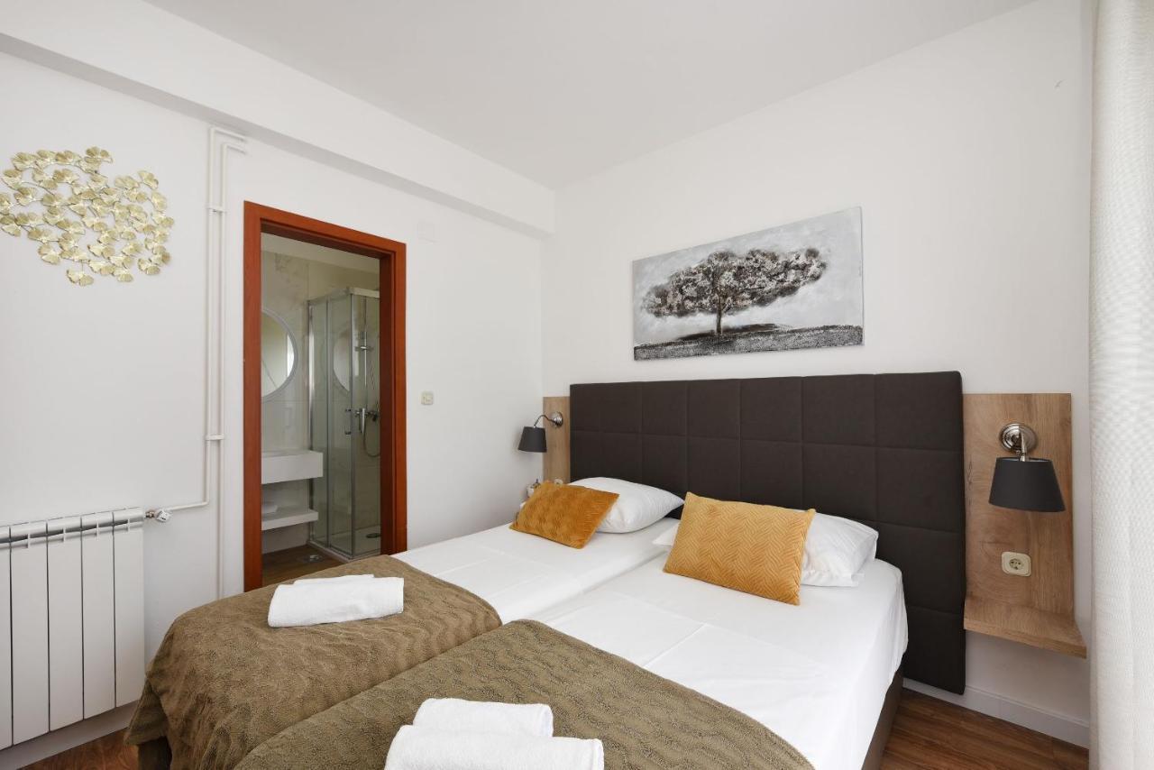 Amari Apartment Starigrad Paklenica Bagian luar foto