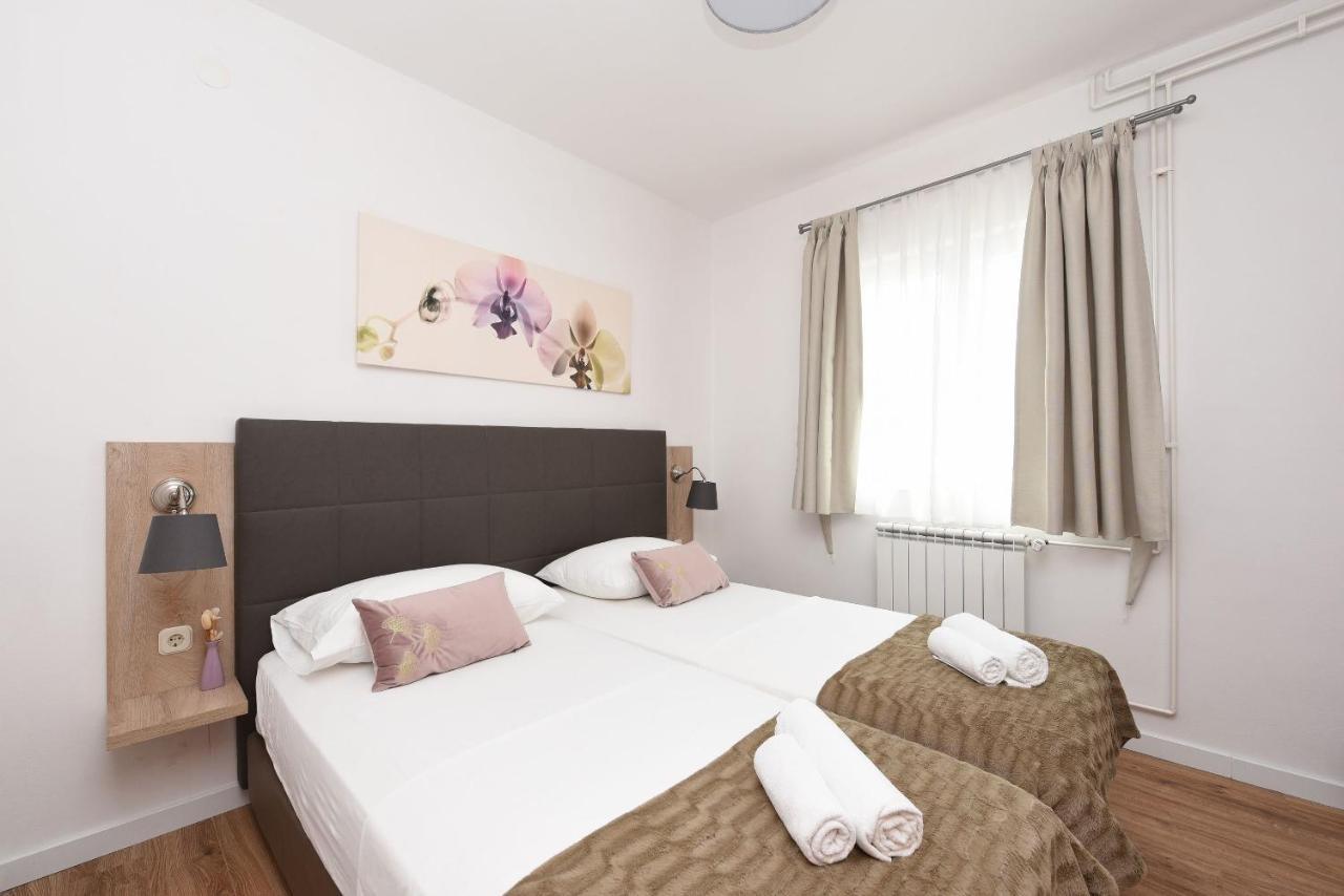 Amari Apartment Starigrad Paklenica Bagian luar foto