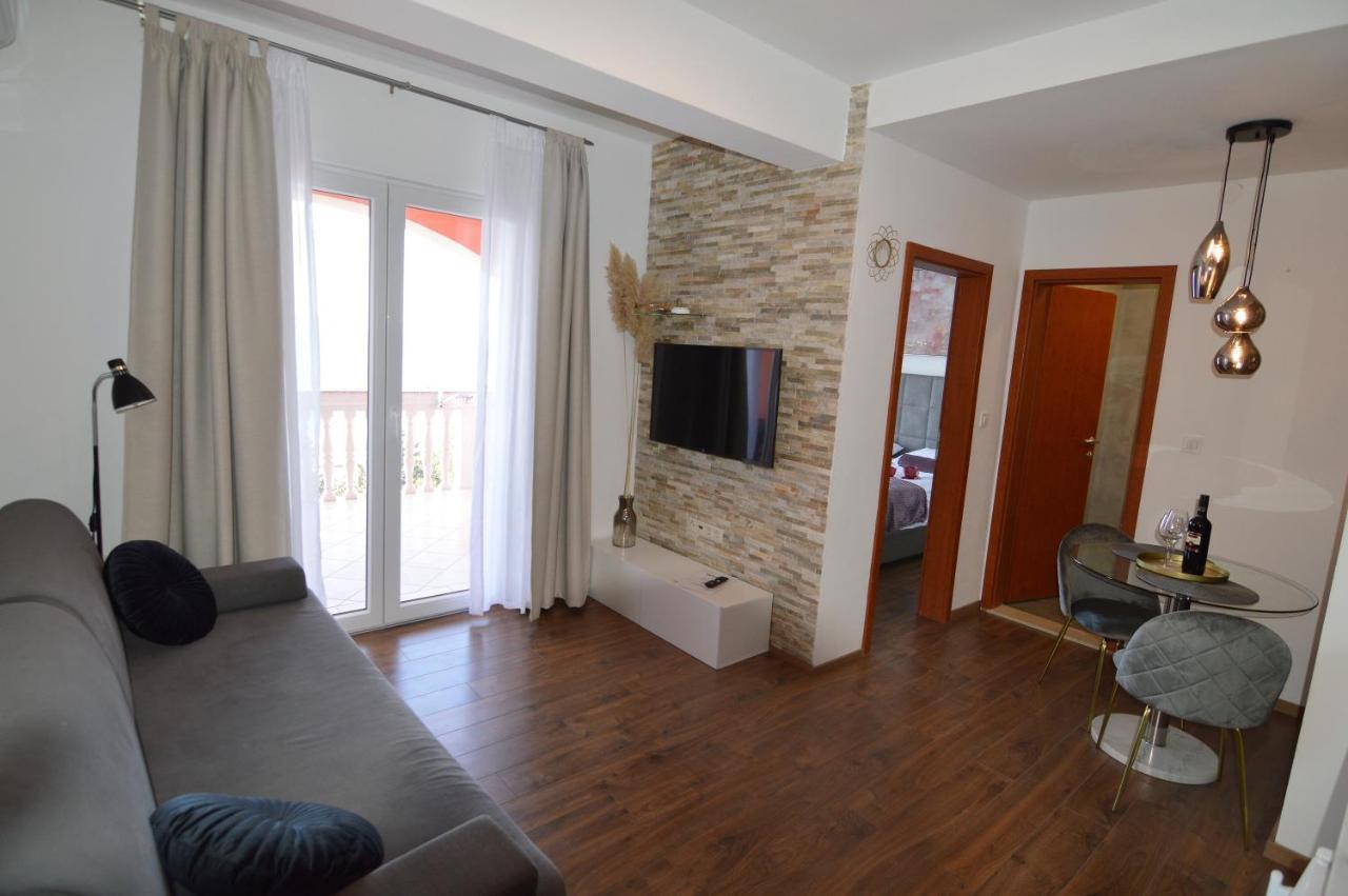 Amari Apartment Starigrad Paklenica Bagian luar foto