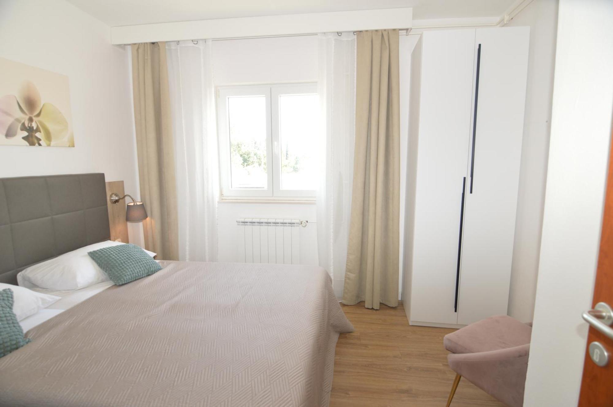 Amari Apartment Starigrad Paklenica Bagian luar foto